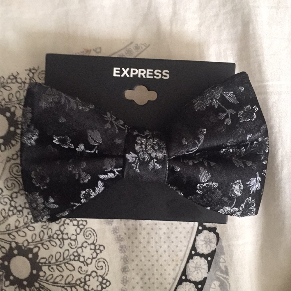 Men's Bow Tie - Picture 5 of 5